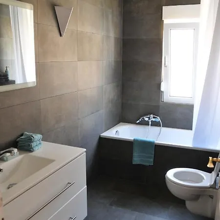 شقة Stadt- Naturnah, Traumblick Und Balkon