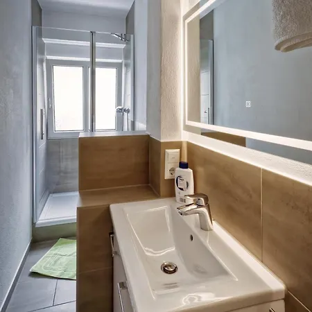 Appartement Stadt- Naturnah, Traumblick Und Balkon *