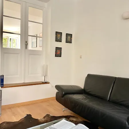 Апартаменты Stadt- Naturnah, Traumblick Und Balkon Баден-Баден