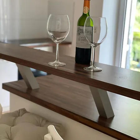 Stadt- Naturnah, Traumblick Und Balkon *