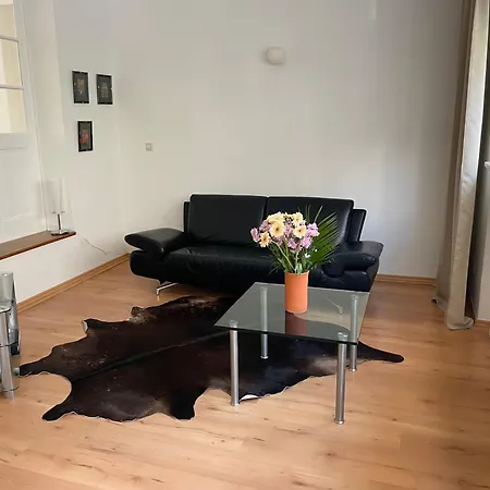 Stadt- Naturnah, Traumblick Und Balkon *