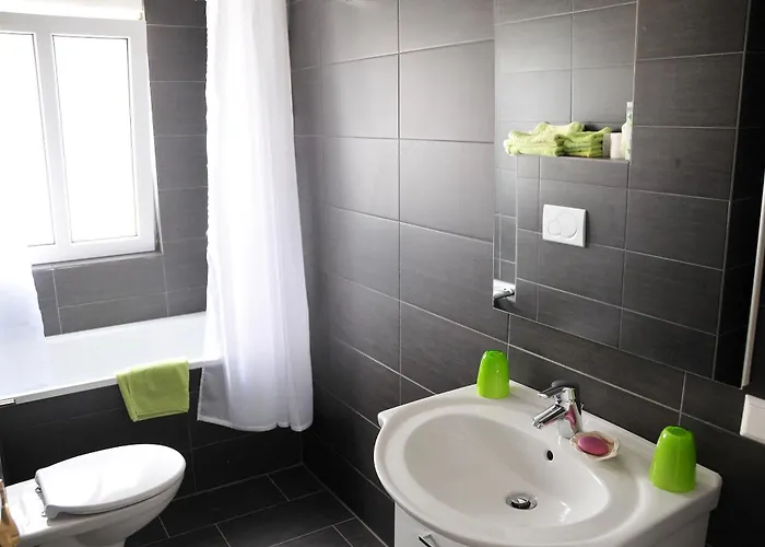 Stadt- Naturnah, Traumblick Und Balkon Baden-Baden