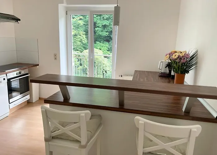 Stadt- Naturnah, Traumblick Und Balkon *